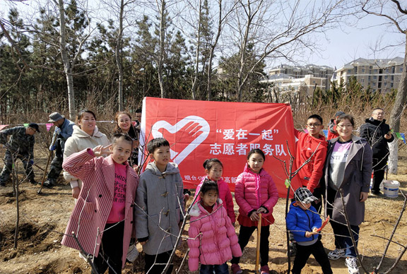 當(dāng)雷鋒月和植樹(shù)節(jié)相遇——相約春天，播種綠色，志愿精神薪火傳